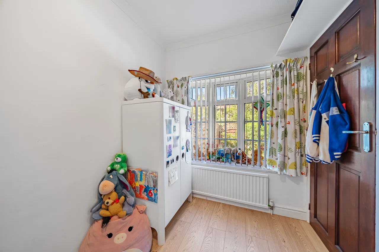 Furze Road, Addlestone, KT15, photo 10