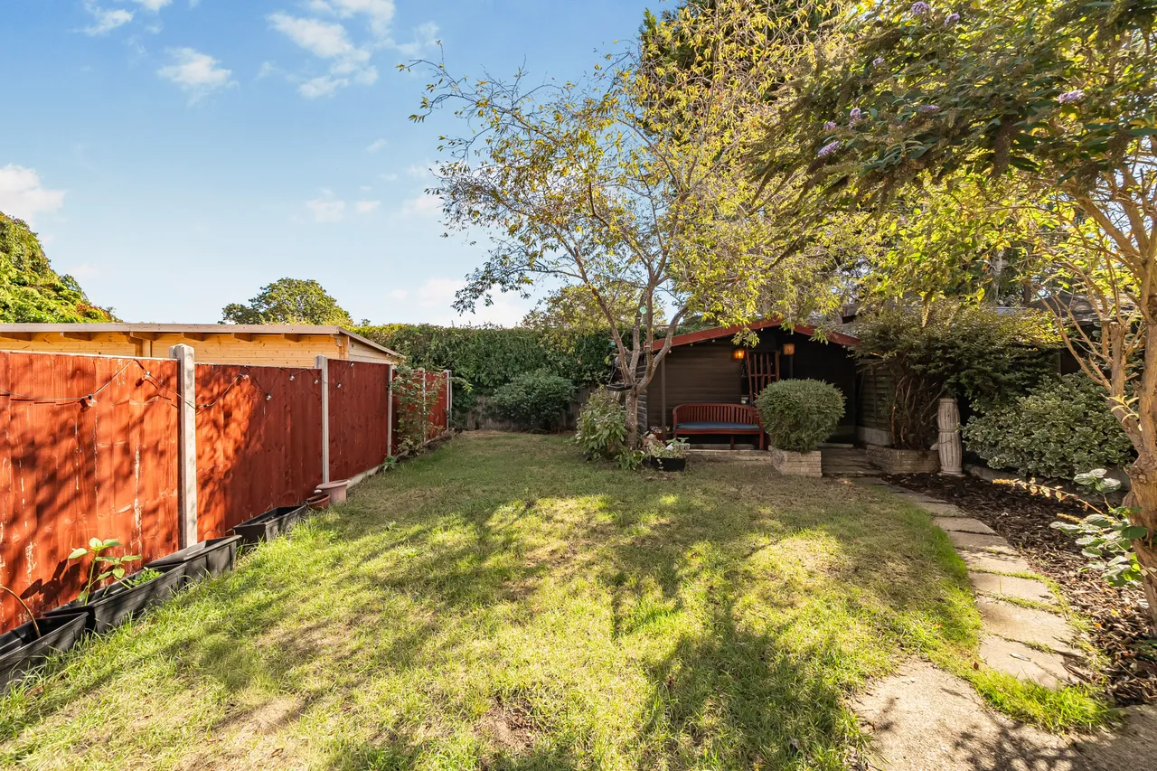 Furze Road, Addlestone, KT15, photo 17