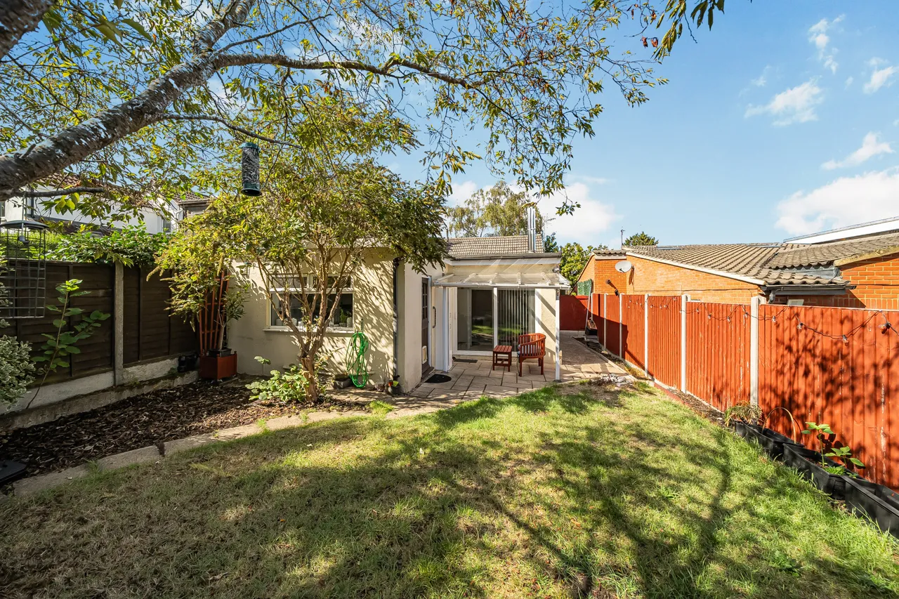 Furze Road, Addlestone, KT15, photo 18