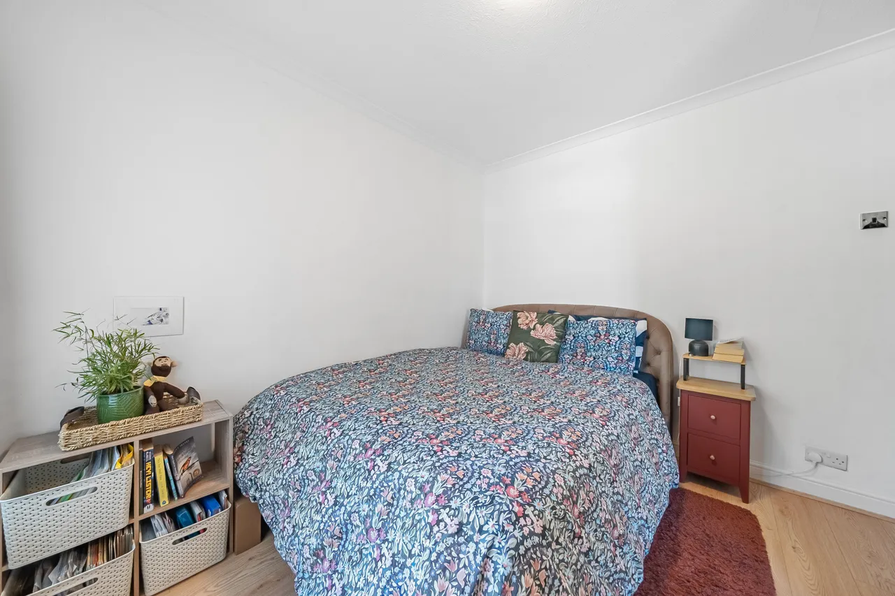 Furze Road, Addlestone, KT15, photo 11