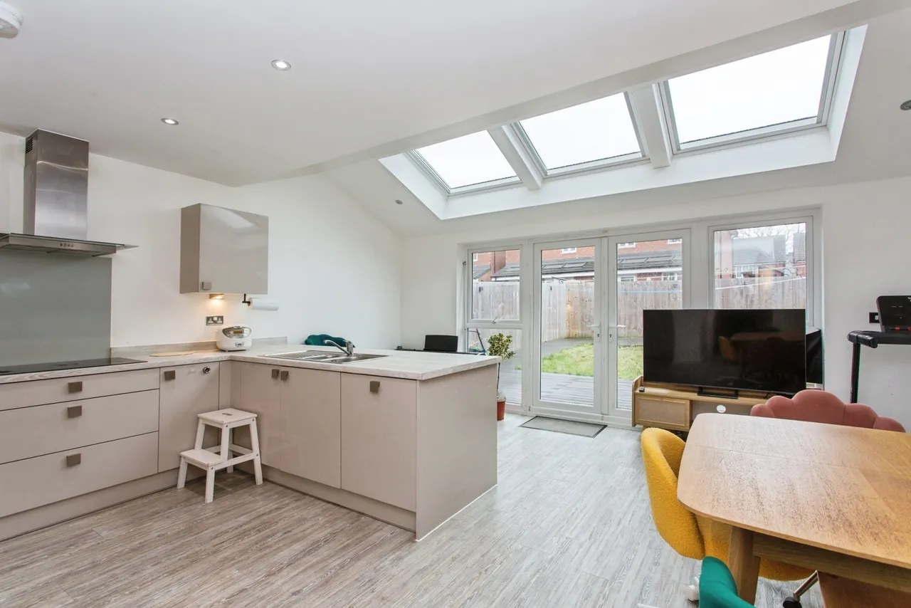 Loom Crescent, Bamber Bridge, Preston, Lancashire, PR5, photo 2