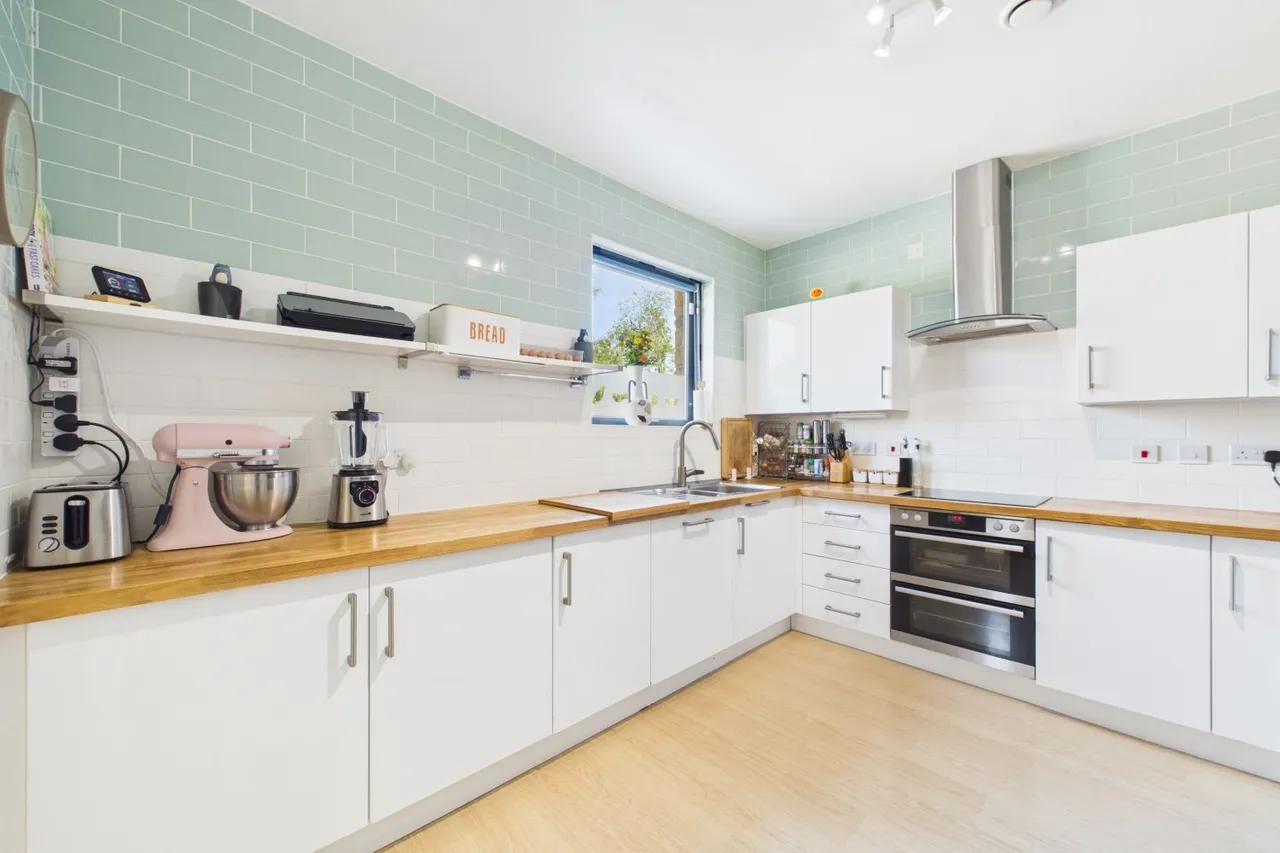 Lotherington Avenue, York, YO10, photo 3
