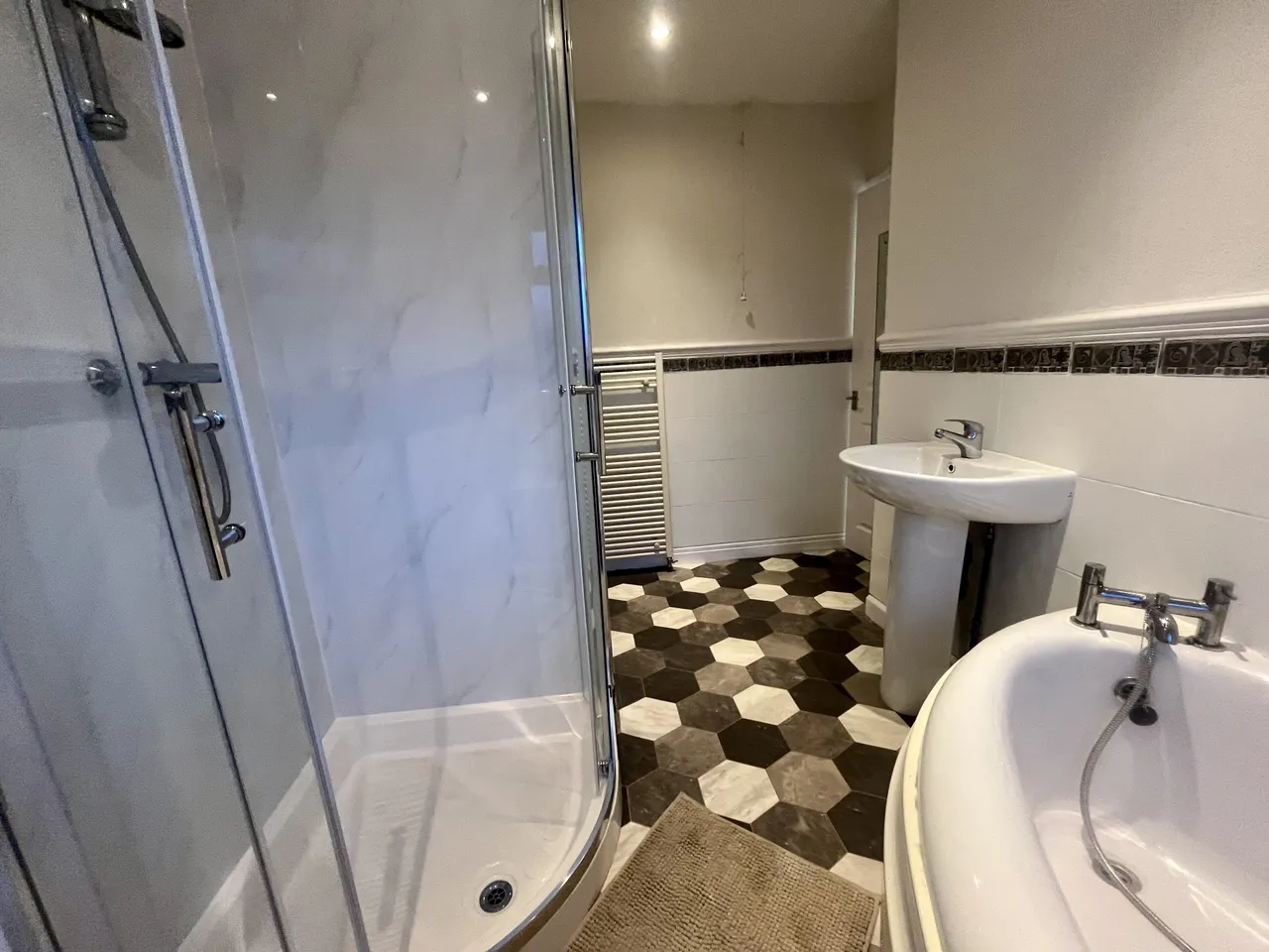 Park Avenue, Wakefield, WF3, photo 10
