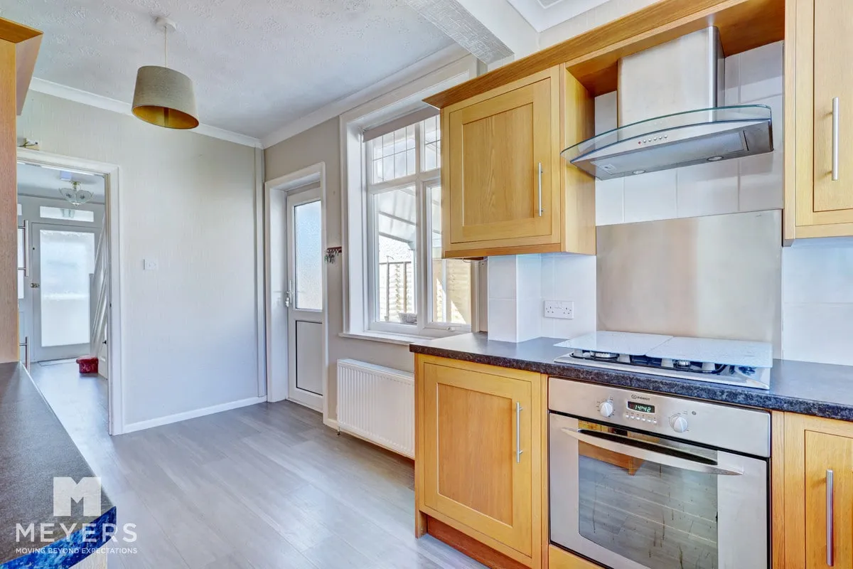 Southwick Road, Bournemouth, BH6, photo 13