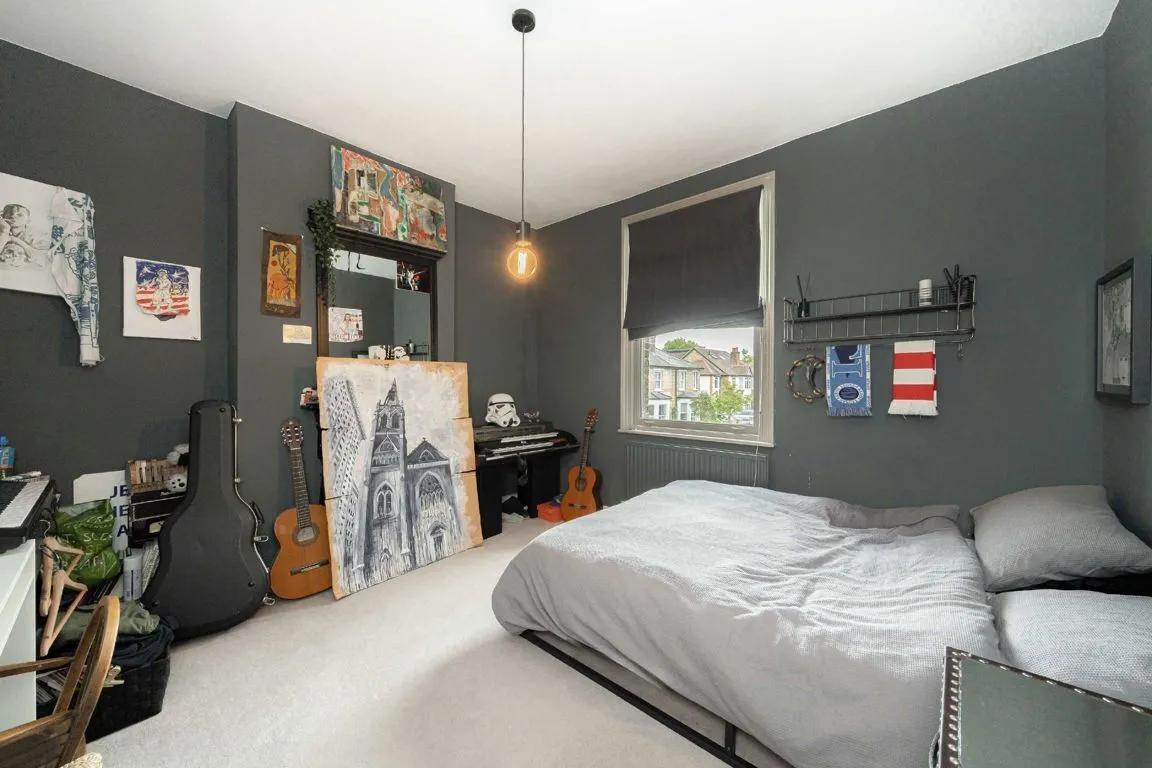 Burtons Road, TW12, photo 9