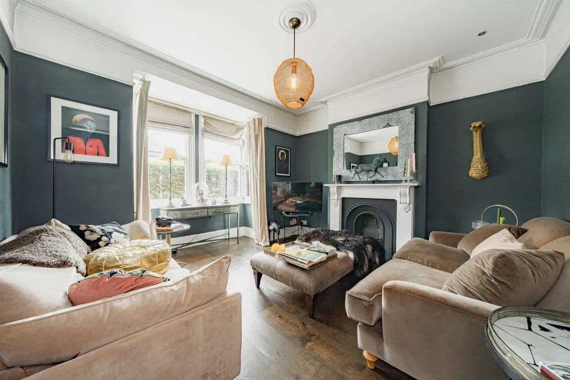 Burtons Road, TW12, photo 2