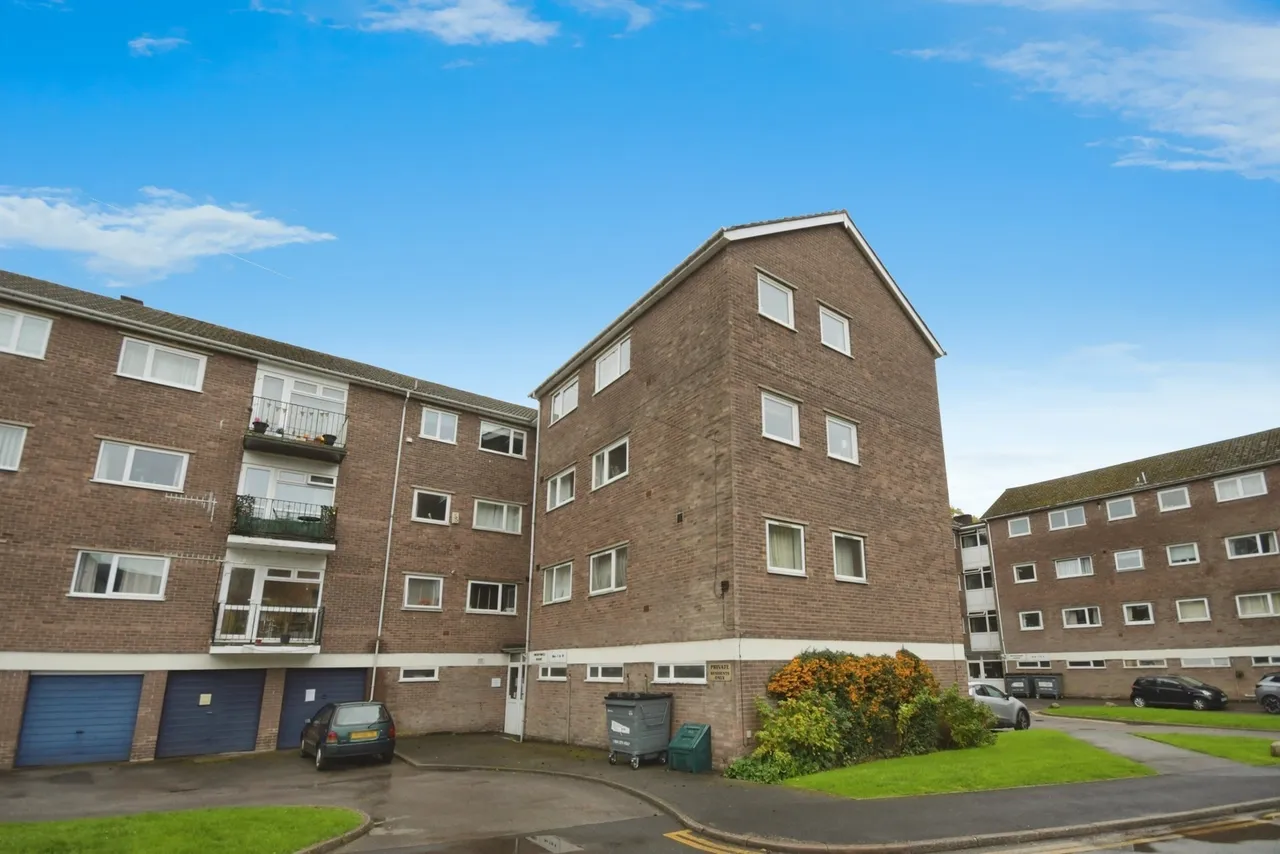 2 bed flat for sale — Ladies Spring Drive, Sheffield, South Yorkshire, S17