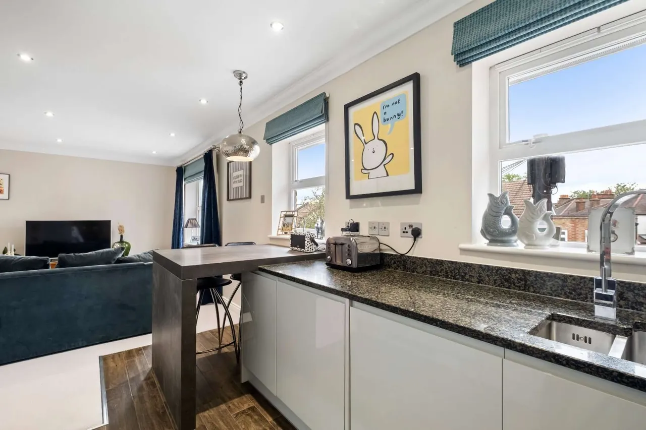 Crescent Lane, London, SW4 9PQ, photo 4