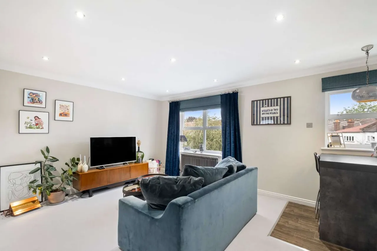 Crescent Lane, London, SW4 9PQ, photo 5