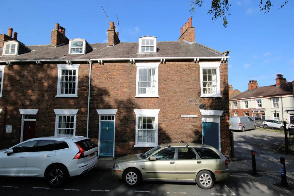 3 bed property for sale — Minster Moorgate, Beverley