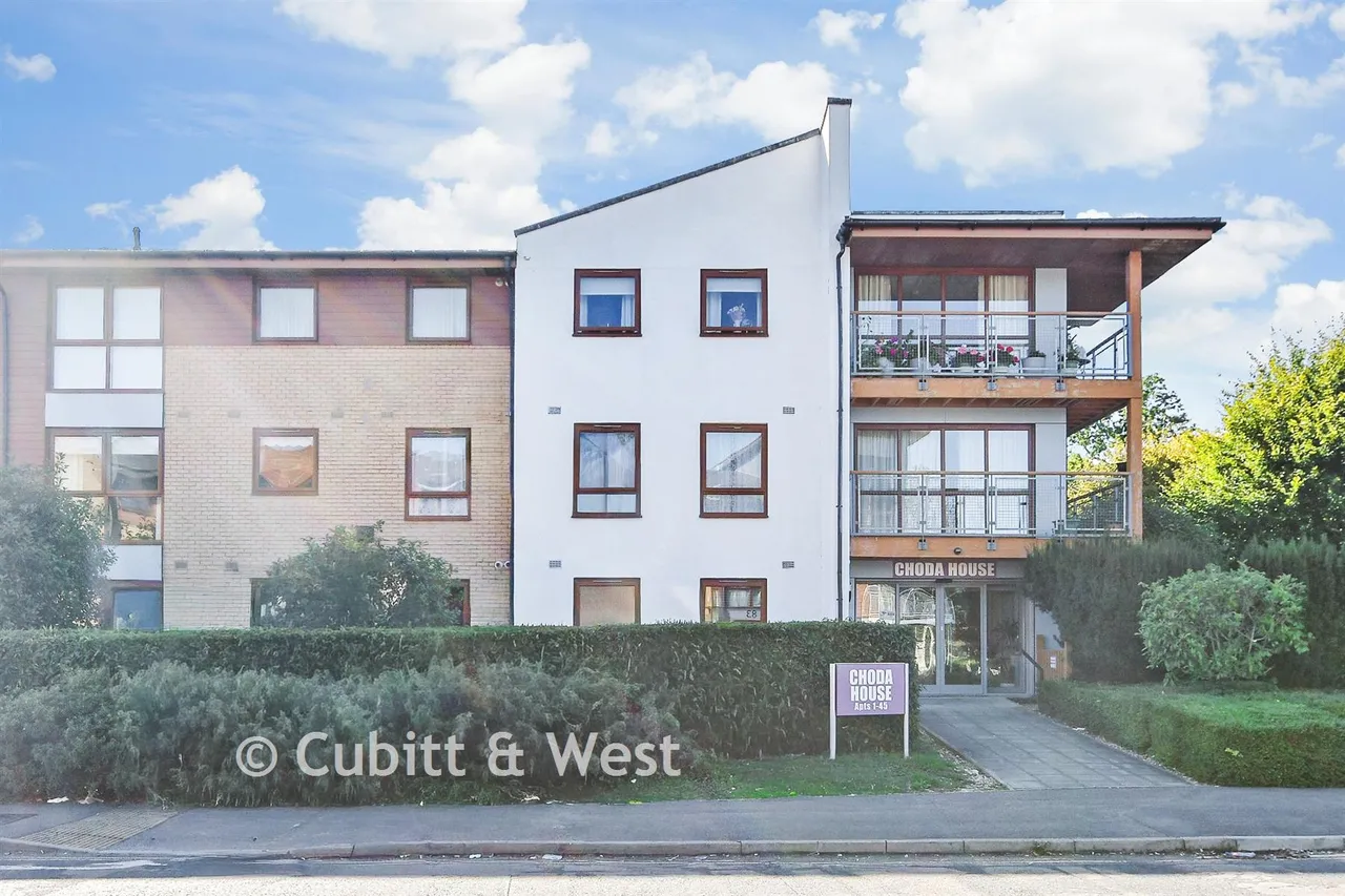 2 bed flat for sale, Commonwealth Drive, Three Bridges, RH10