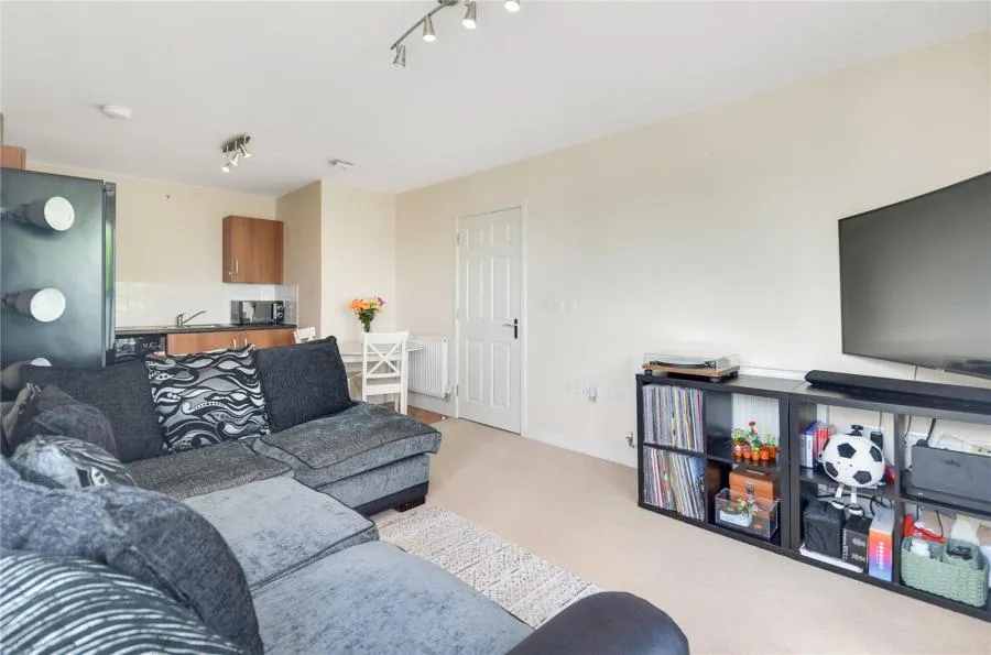 Daimler Drive, Dunstable, LU6, photo 5