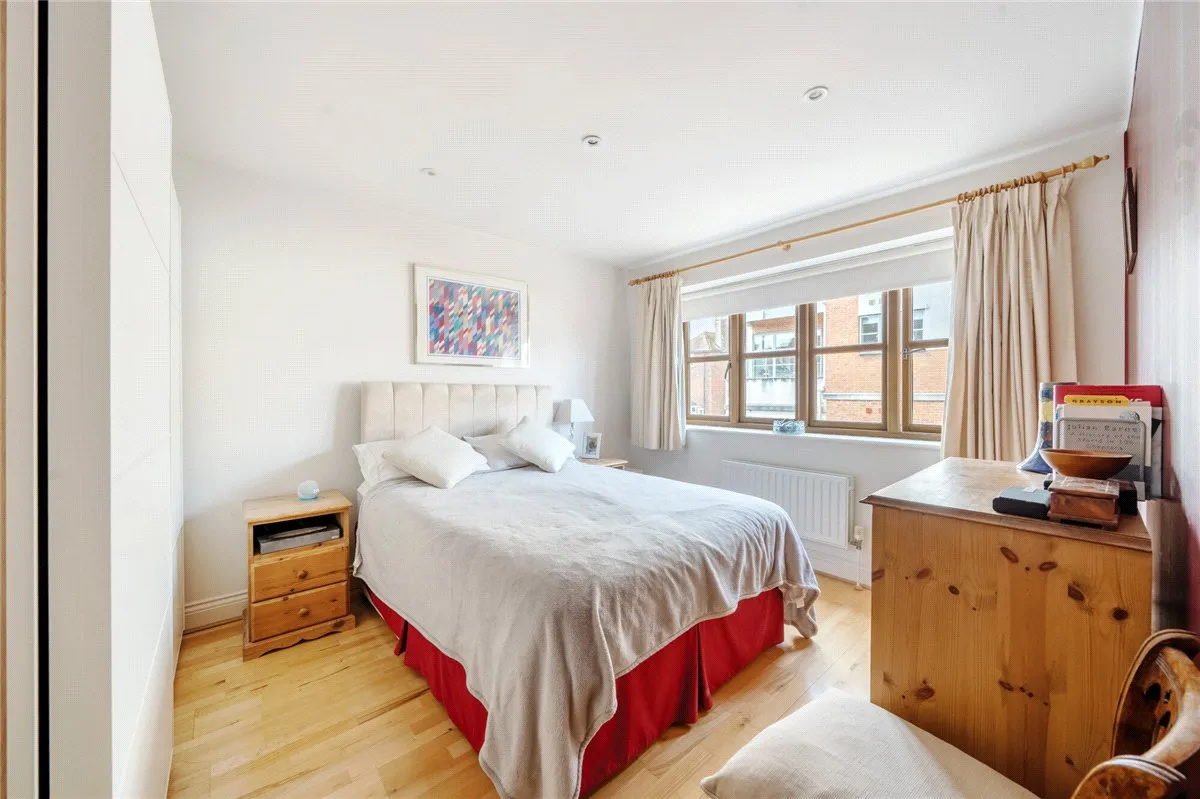 Cromwell Court, Marlborough, SN8, photo 11