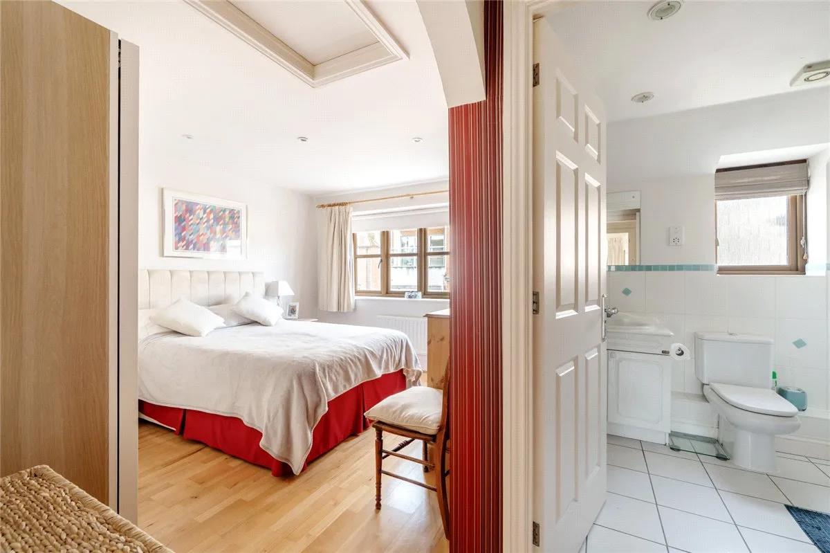 Cromwell Court, Marlborough, SN8, photo 14