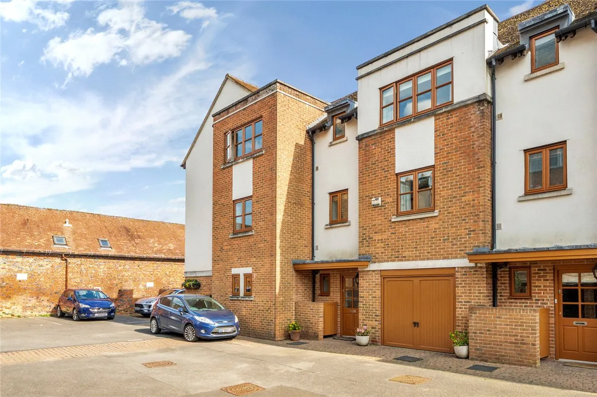 Cromwell Court, Marlborough, SN8, photo 19