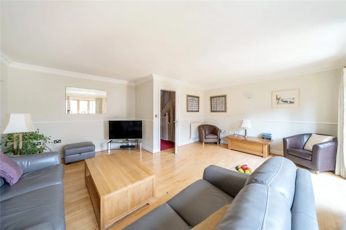 Cromwell Court, Marlborough, SN8, photo 4
