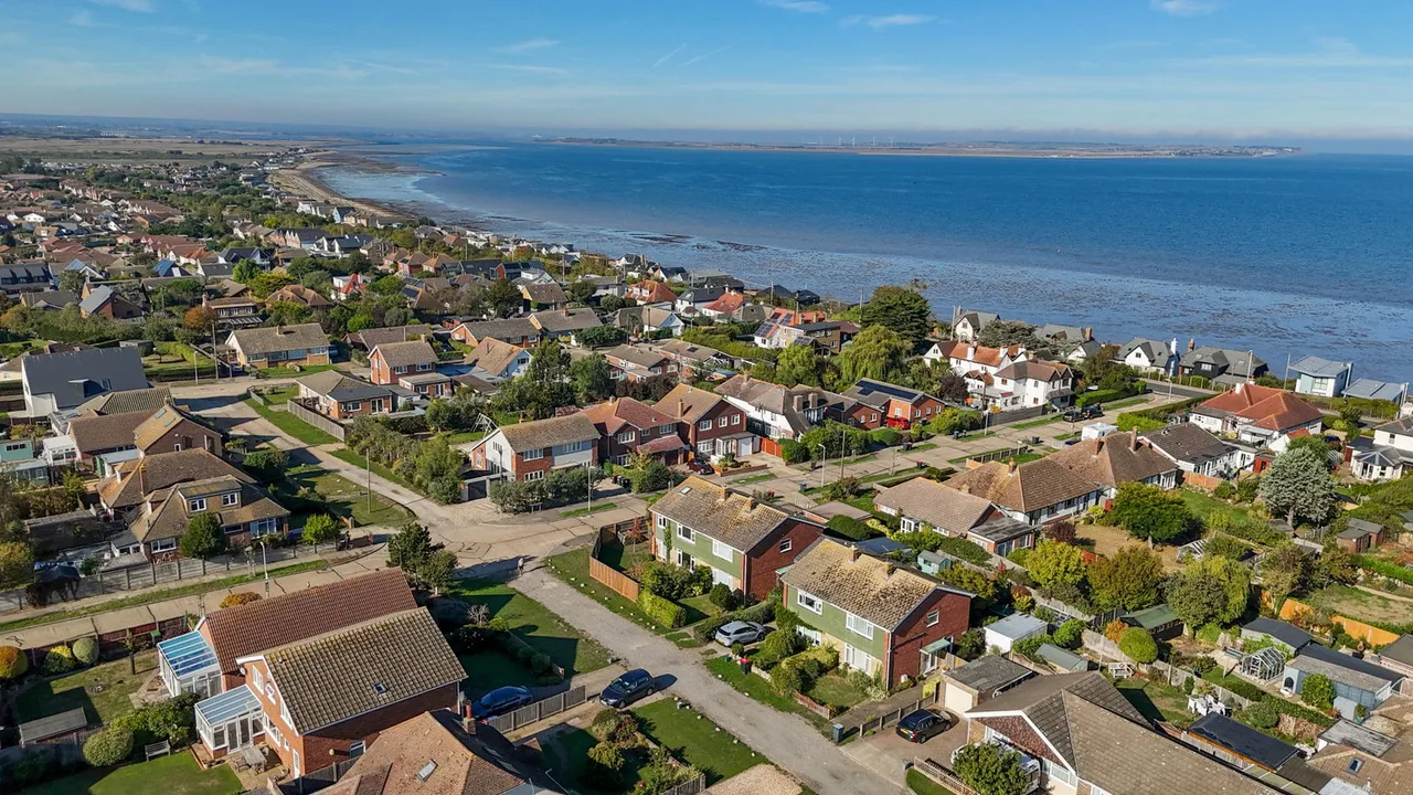 Sunray Avenue, Whitstable, photo 25
