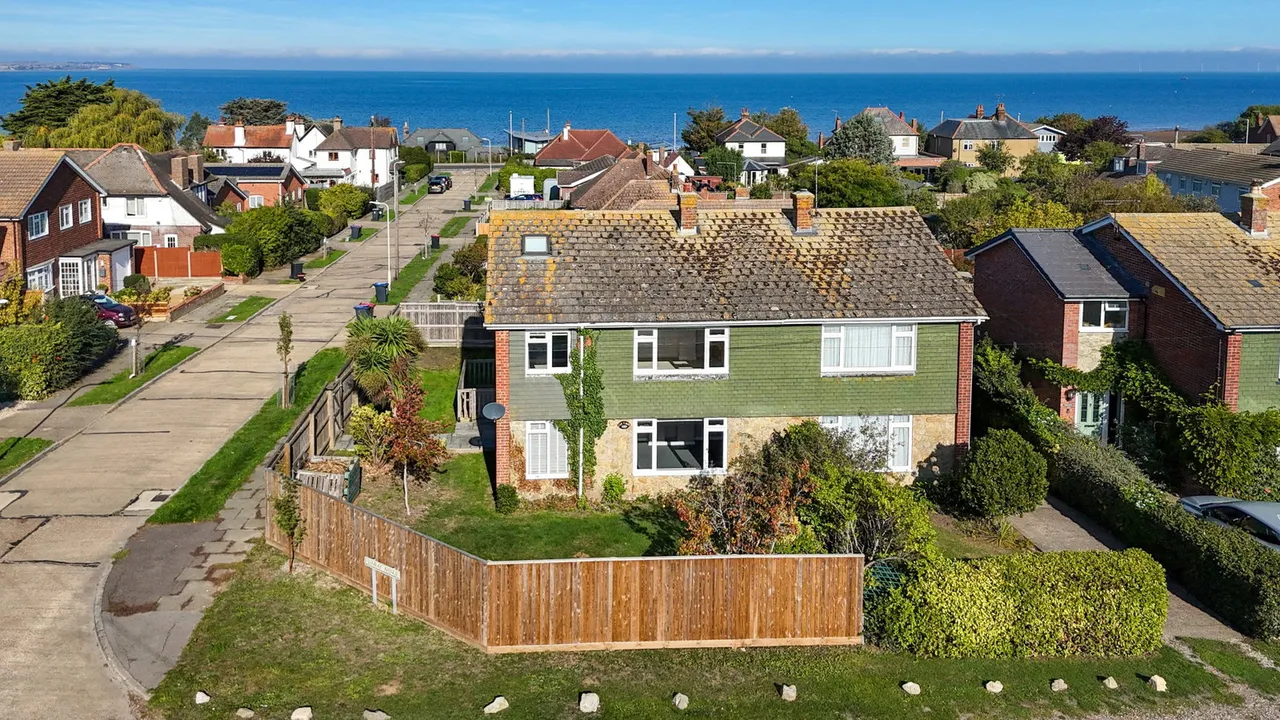 Sunray Avenue, Whitstable, photo 24