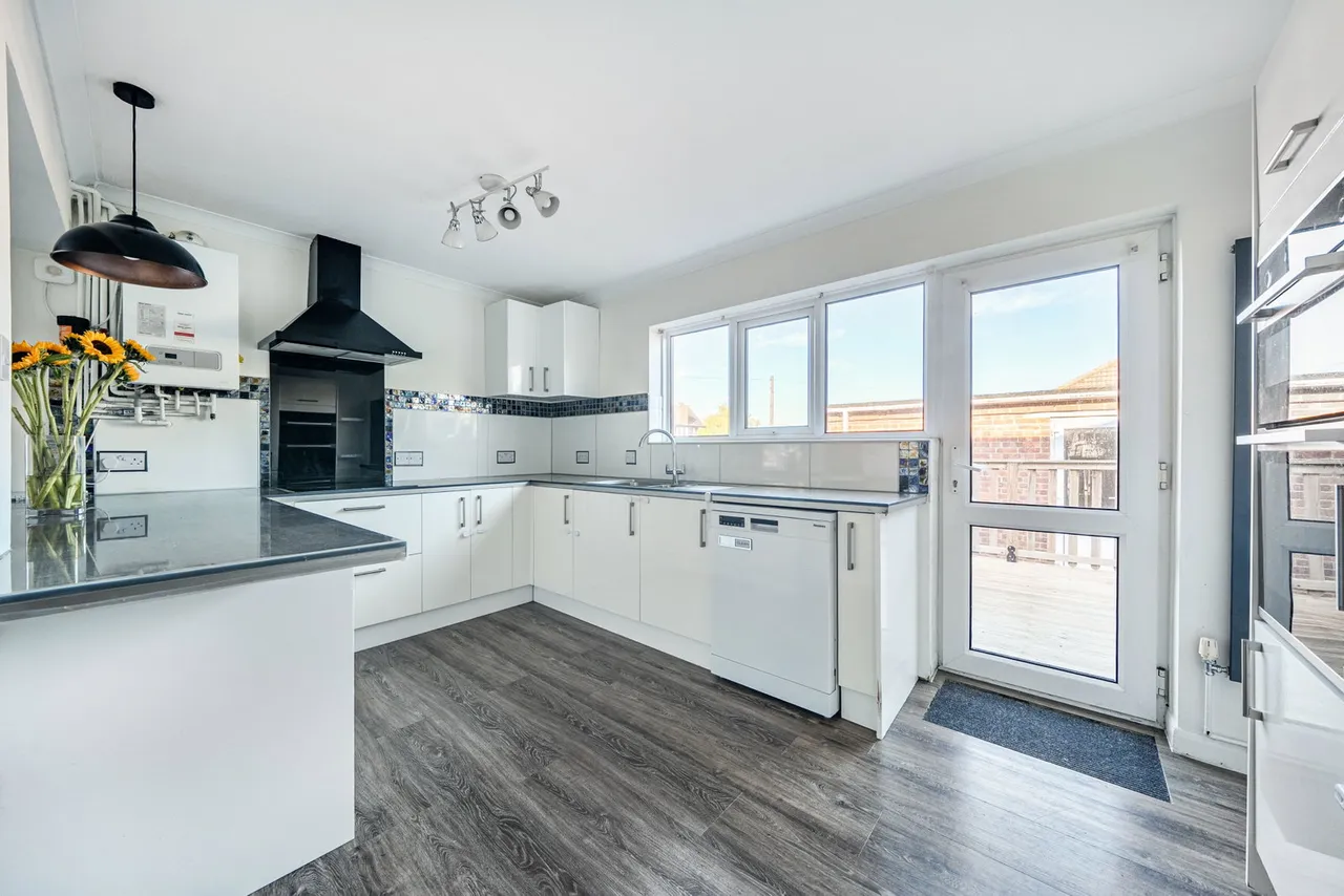 Sunray Avenue, Whitstable, photo 12