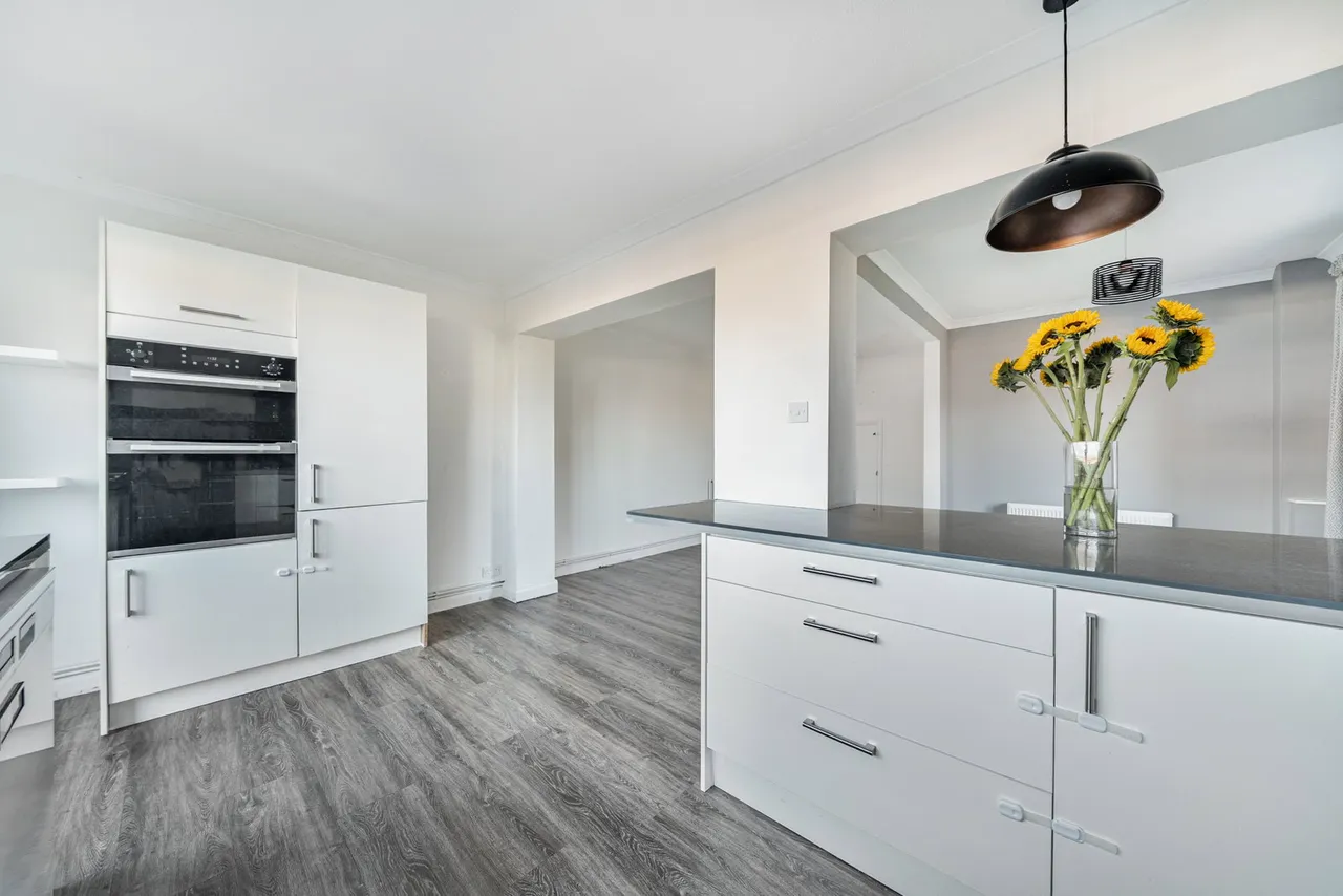 Sunray Avenue, Whitstable, photo 13