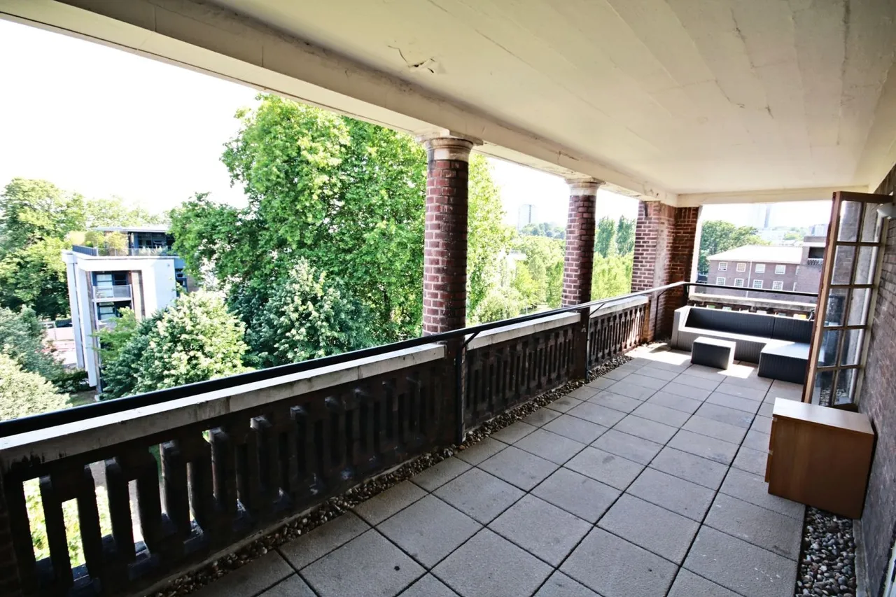 1 bed flat for sale, Scott Avenue, Putney, SW15