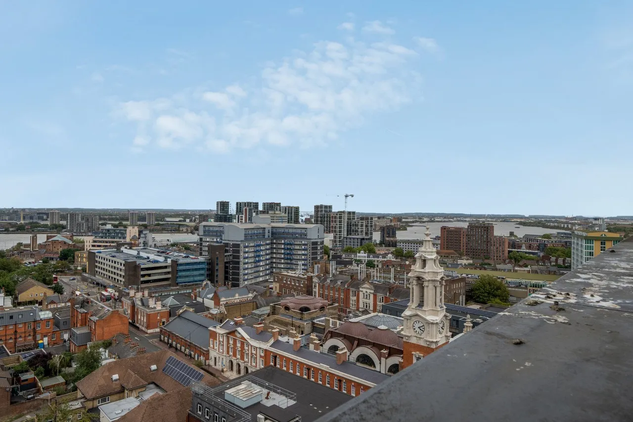 Wellington Street, London, SE18, photo 10