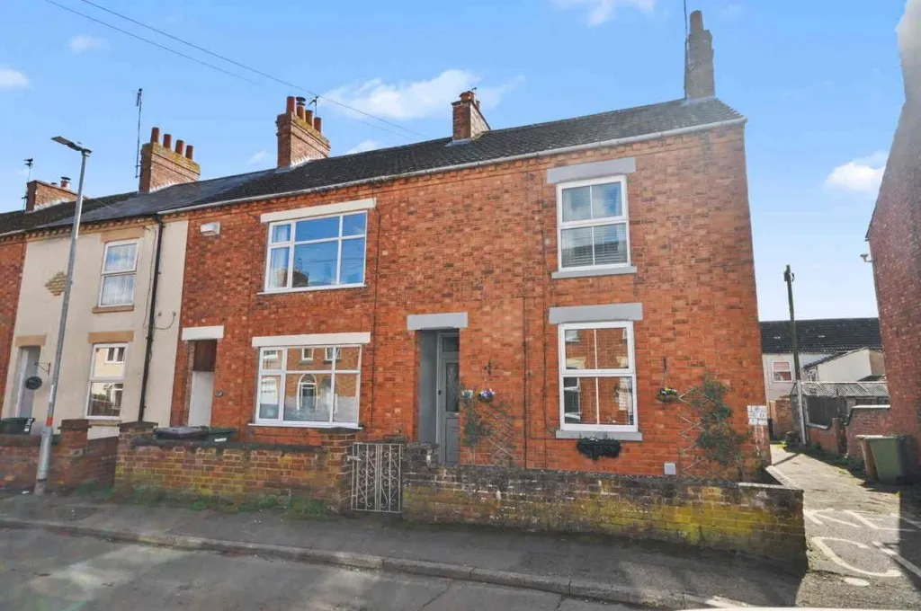 2 bed house for sale, Victoria Street, Earls Barton