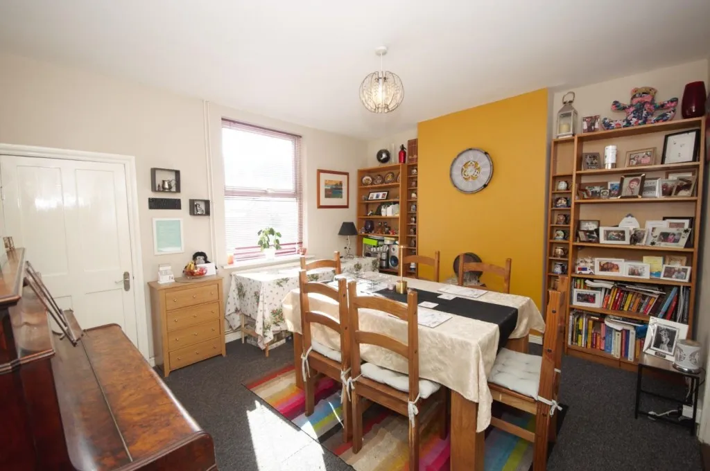 Victoria Street, Earls Barton, photo 12