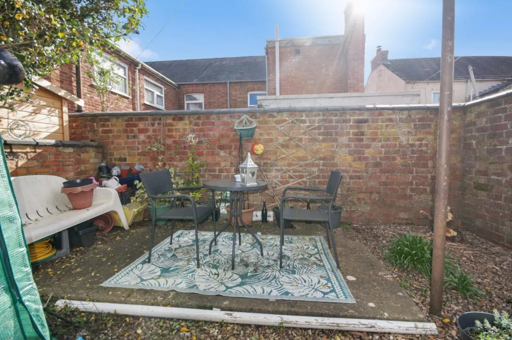 Victoria Street, Earls Barton, photo 13