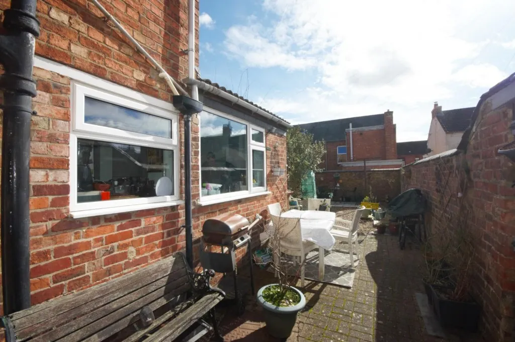 Victoria Street, Earls Barton, photo 9