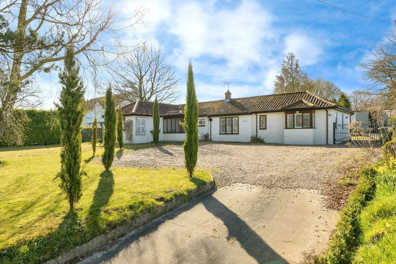 4 bed house for sale — Drury Lane, Carbrooke, Thetford, Norfolk, IP25