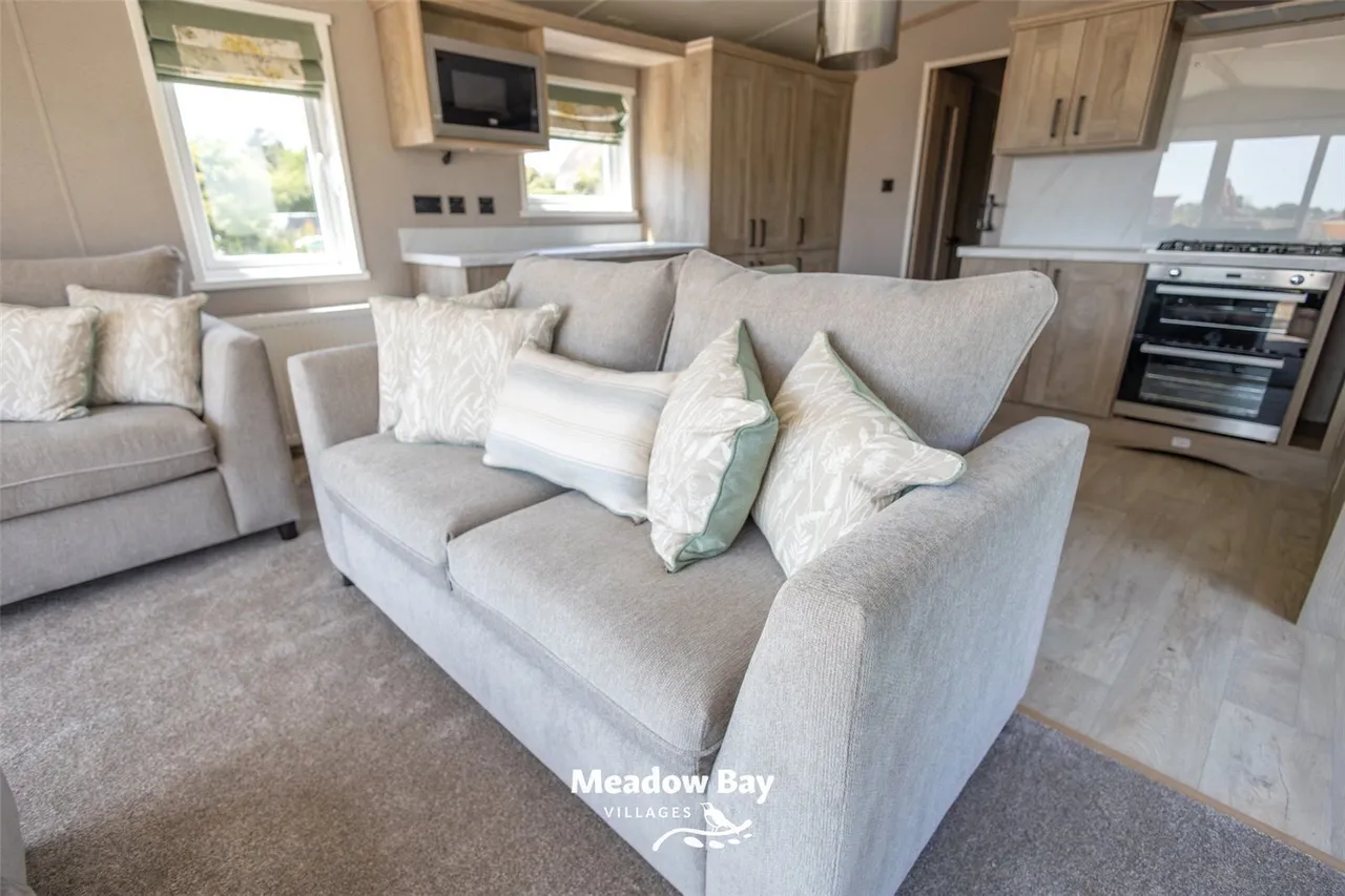 Manor Road, Hayling Island, PO11, photo 2