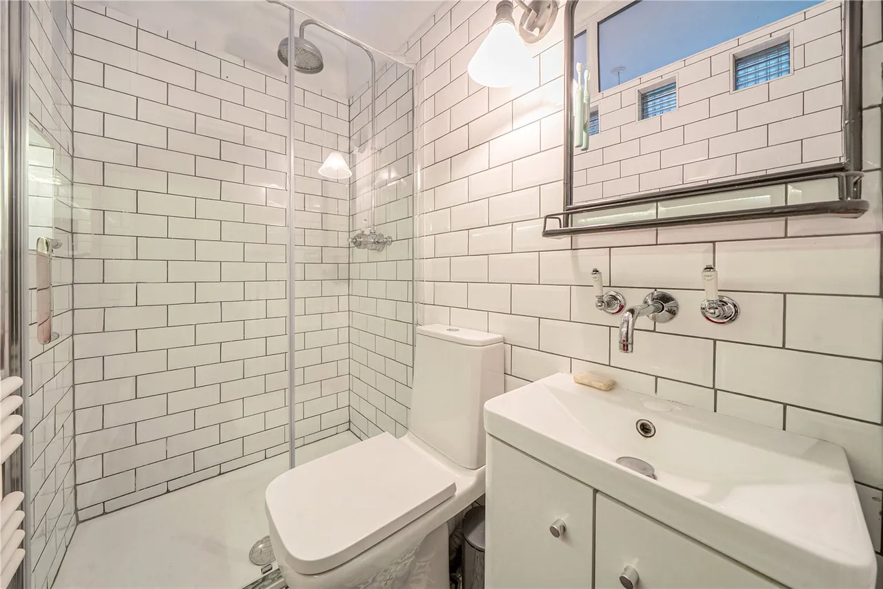 Pitshanger Lane, Ealing, W5, photo 14