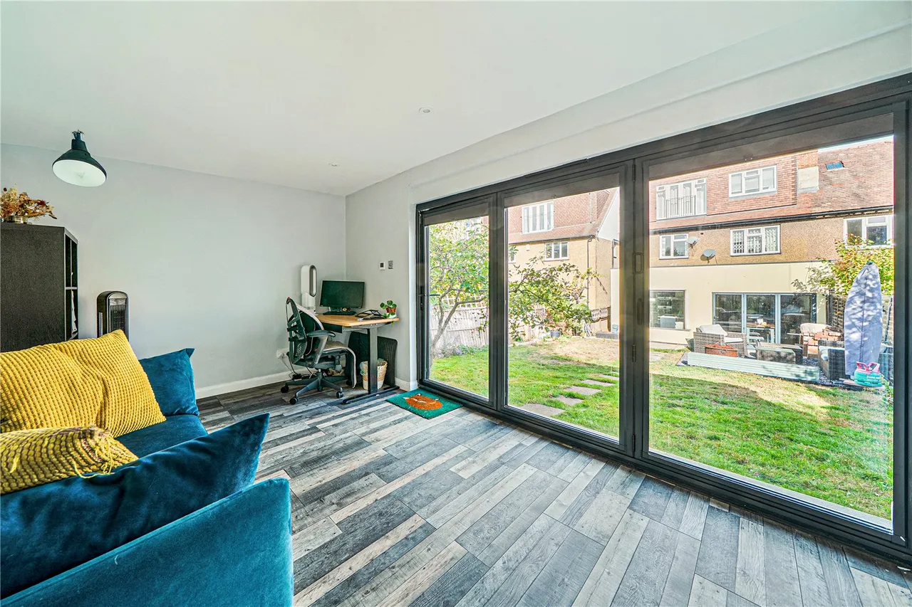 Pitshanger Lane, Ealing, W5, photo 21