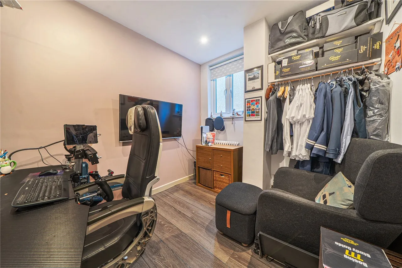 Pitshanger Lane, Ealing, W5, photo 18
