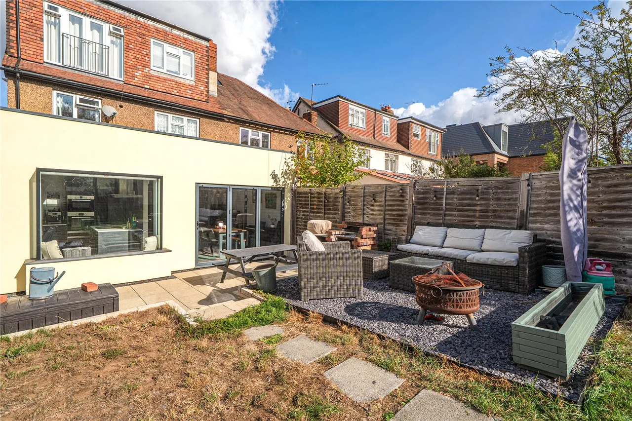 Pitshanger Lane, Ealing, W5, photo 4