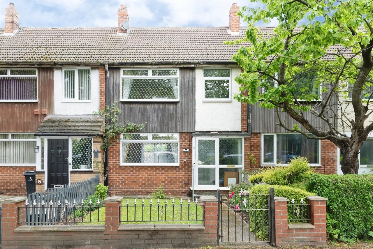 3 bed house for sale — Marfleet Lane, Hull