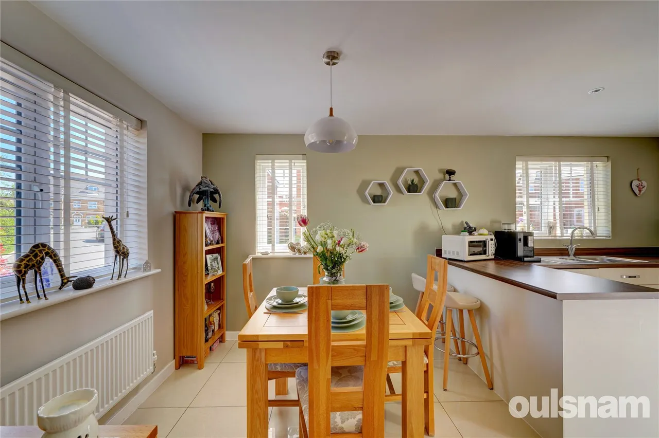 Dormouse Fields, Droitwich, Worcestershire, WR9 7FS, photo 10