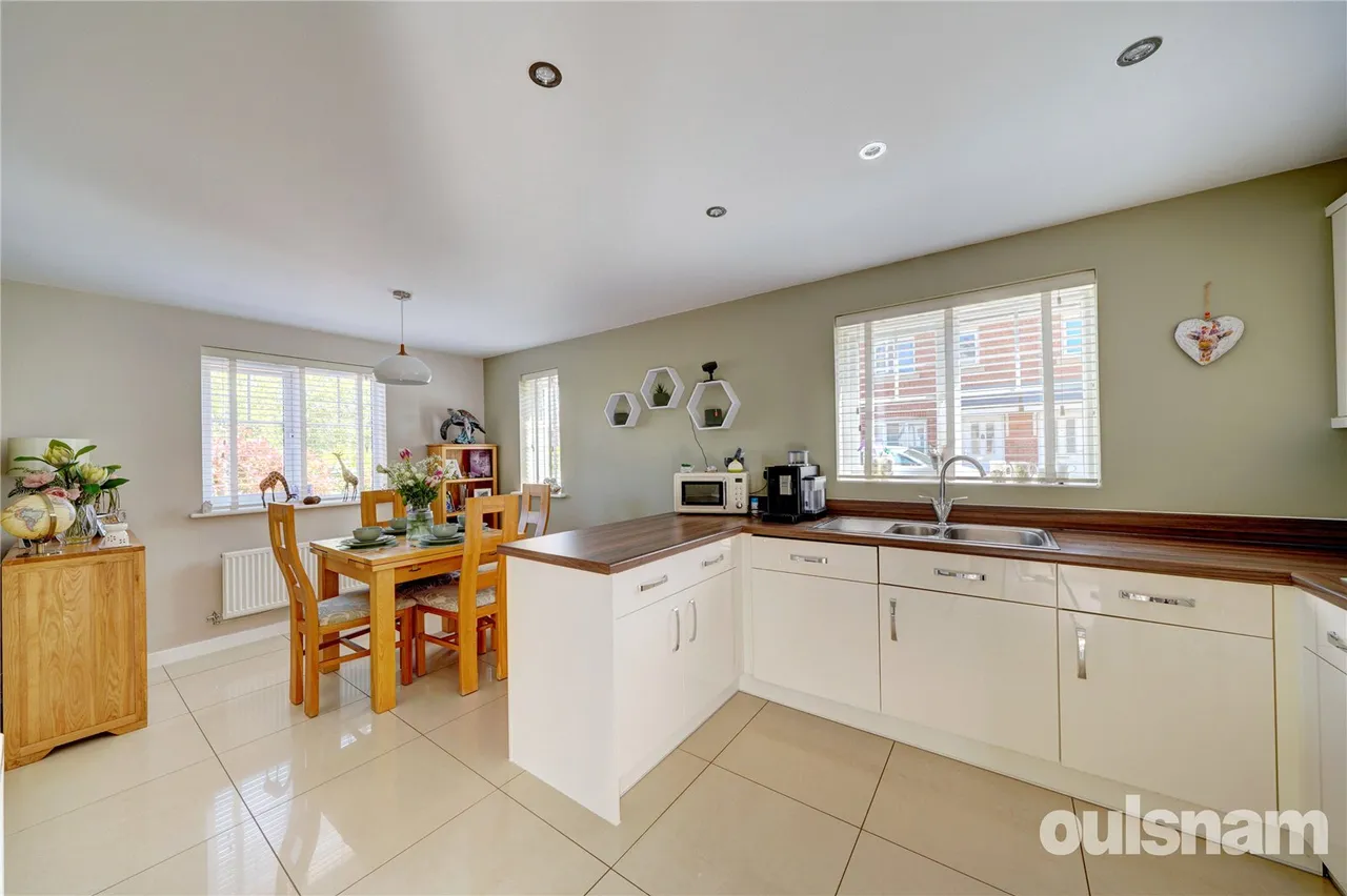 Dormouse Fields, Droitwich, Worcestershire, WR9 7FS, photo 11