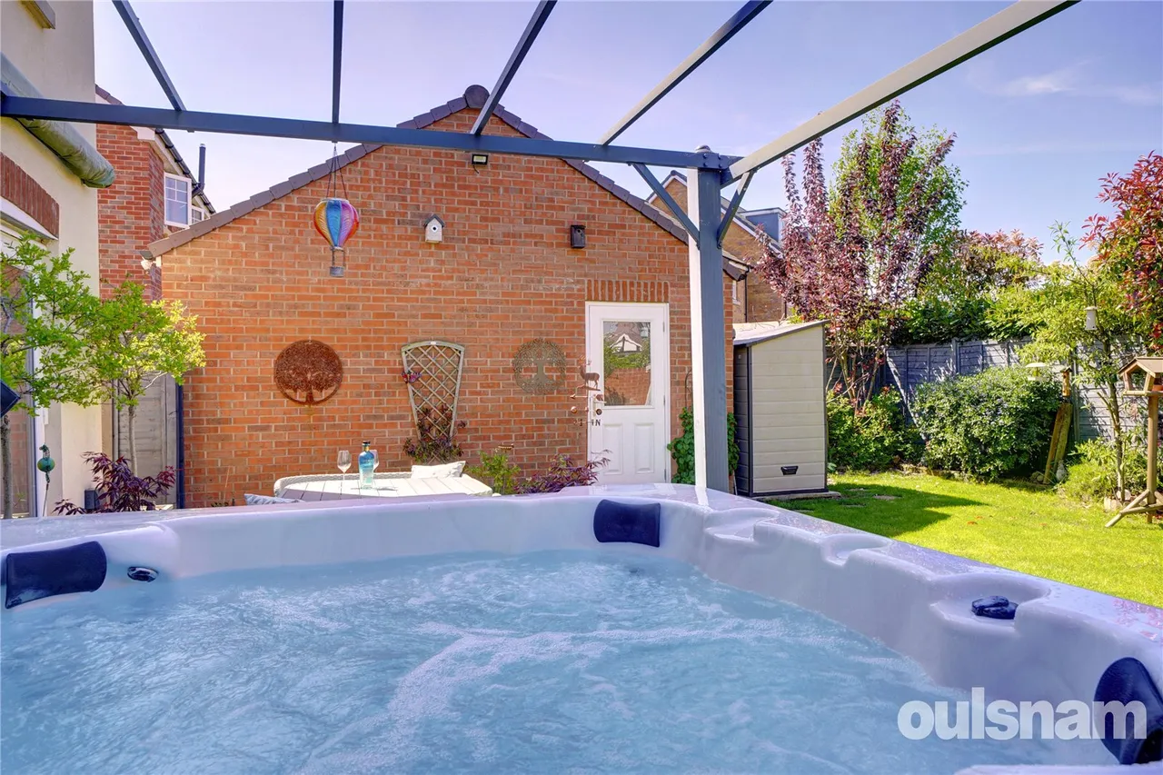 Dormouse Fields, Droitwich, Worcestershire, WR9 7FS, photo 25