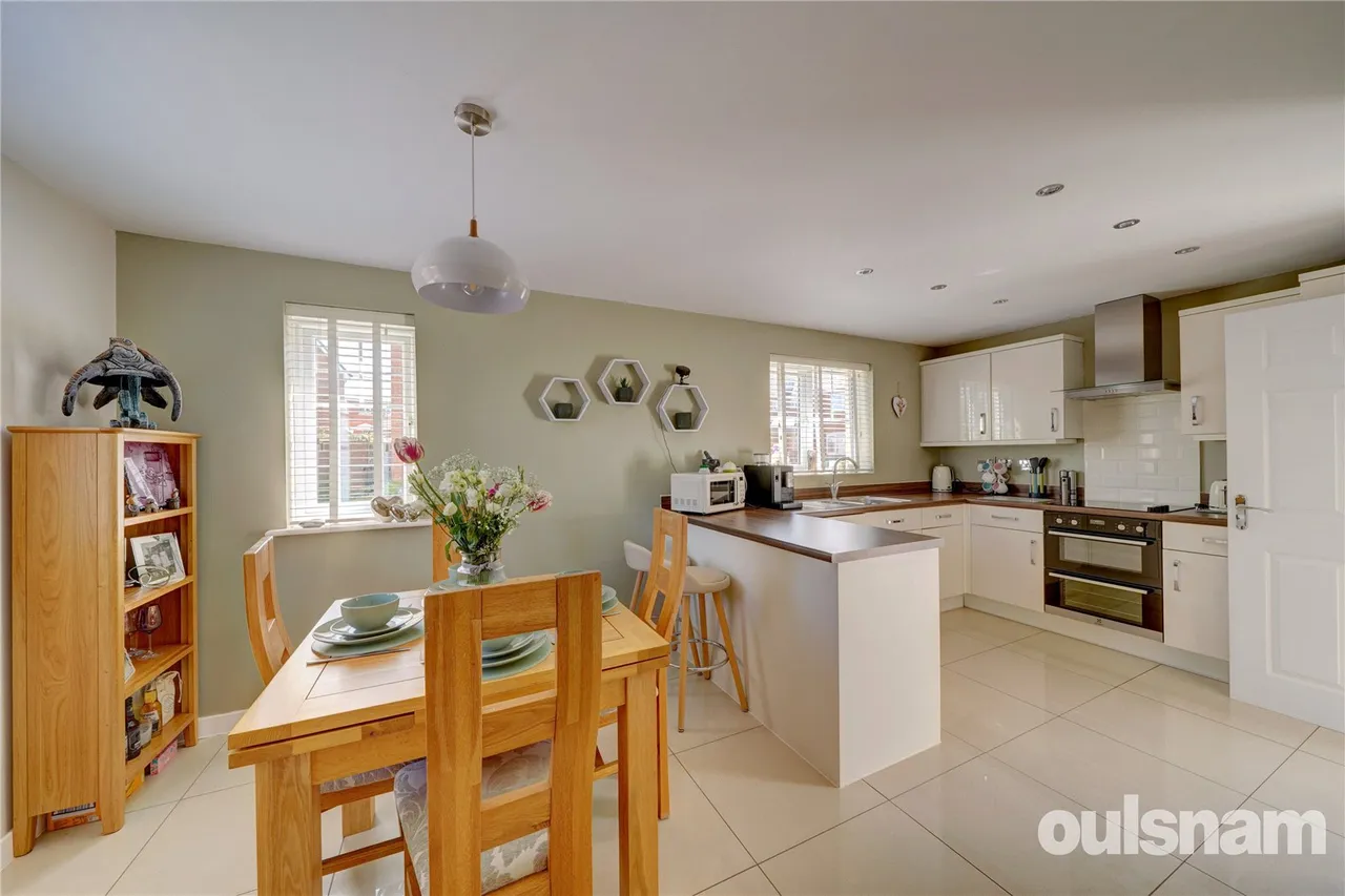 Dormouse Fields, Droitwich, Worcestershire, WR9 7FS, photo 8