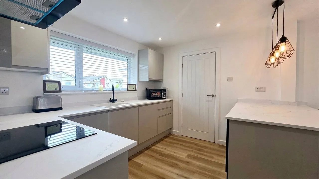 Lon Gardener, Valley, LL65, photo 5