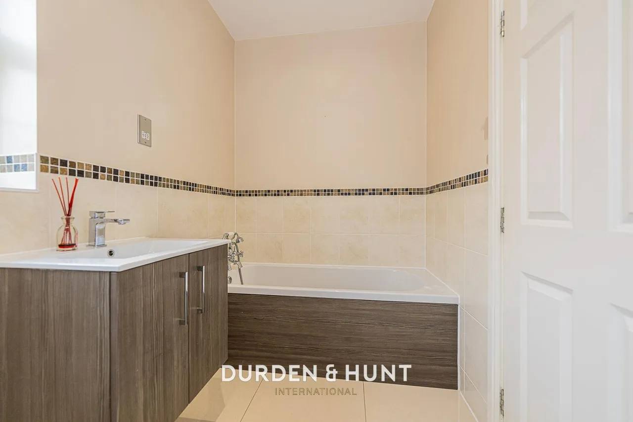 Regents Drive, Woodford Green, IG8, photo 25