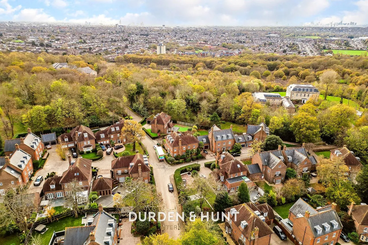 Regents Drive, Woodford Green, IG8, photo 37