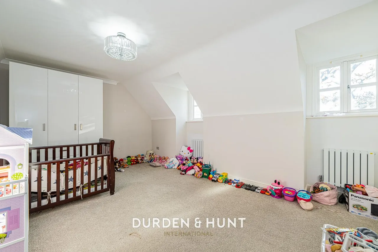 Regents Drive, Woodford Green, IG8, photo 30