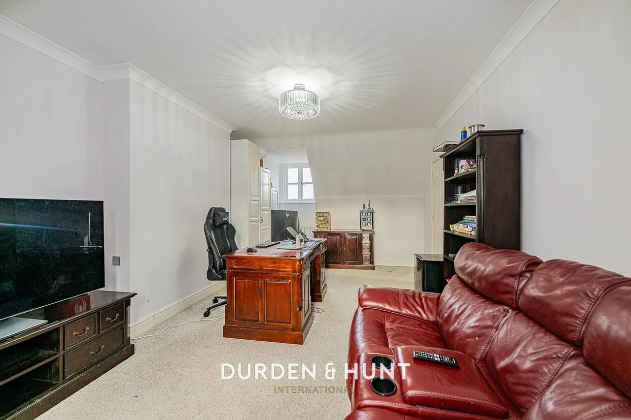 Regents Drive, Woodford Green, IG8, photo 32