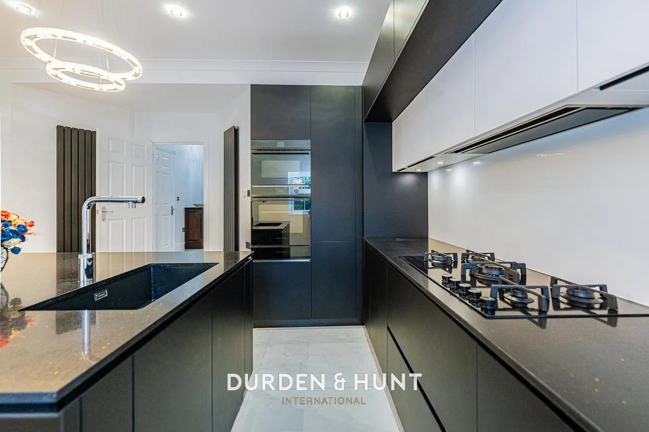 Regents Drive, Woodford Green, IG8, photo 9