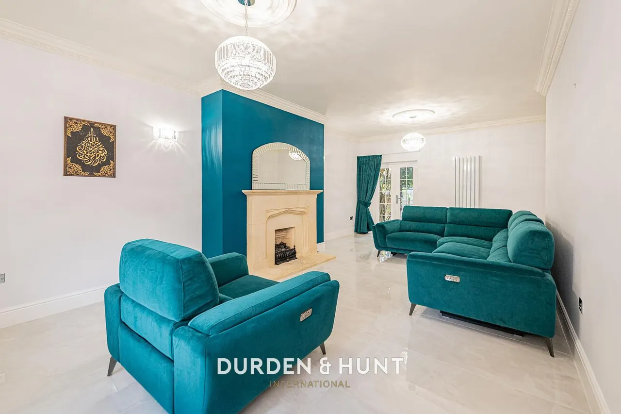 Regents Drive, Woodford Green, IG8, photo 2