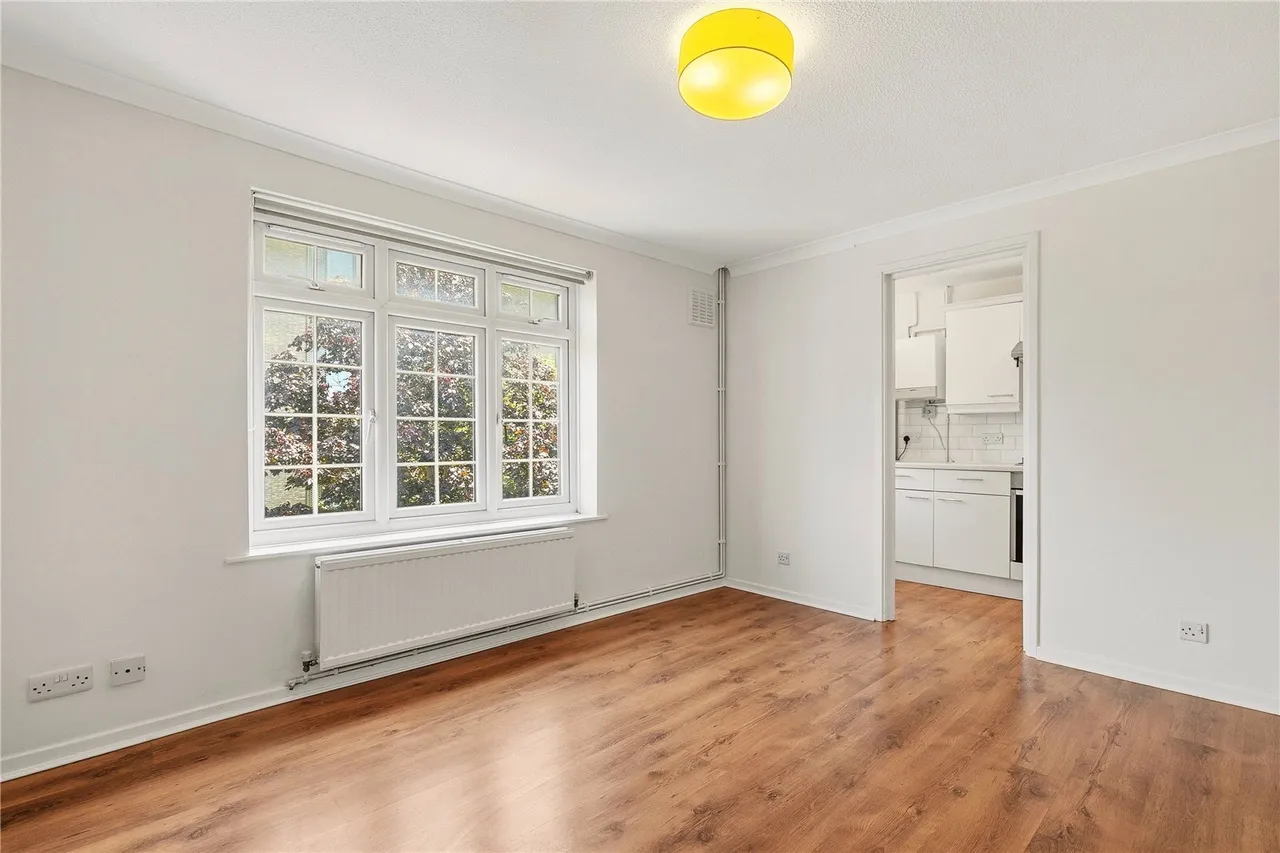 Ashdown Way, London, SW17, photo 2