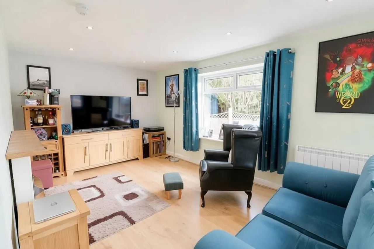 Hawthorne Close, Congleton, photo 11